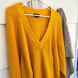 Women’s XL Express Golden Yellow Sweater